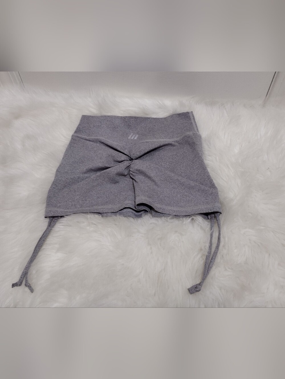 Muscle Nation Scrunch Bum shorts Gray Size Small
